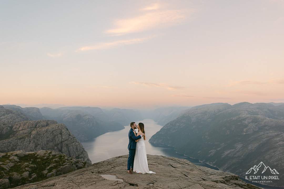 Sance engagement dans les Fjords de Norvge