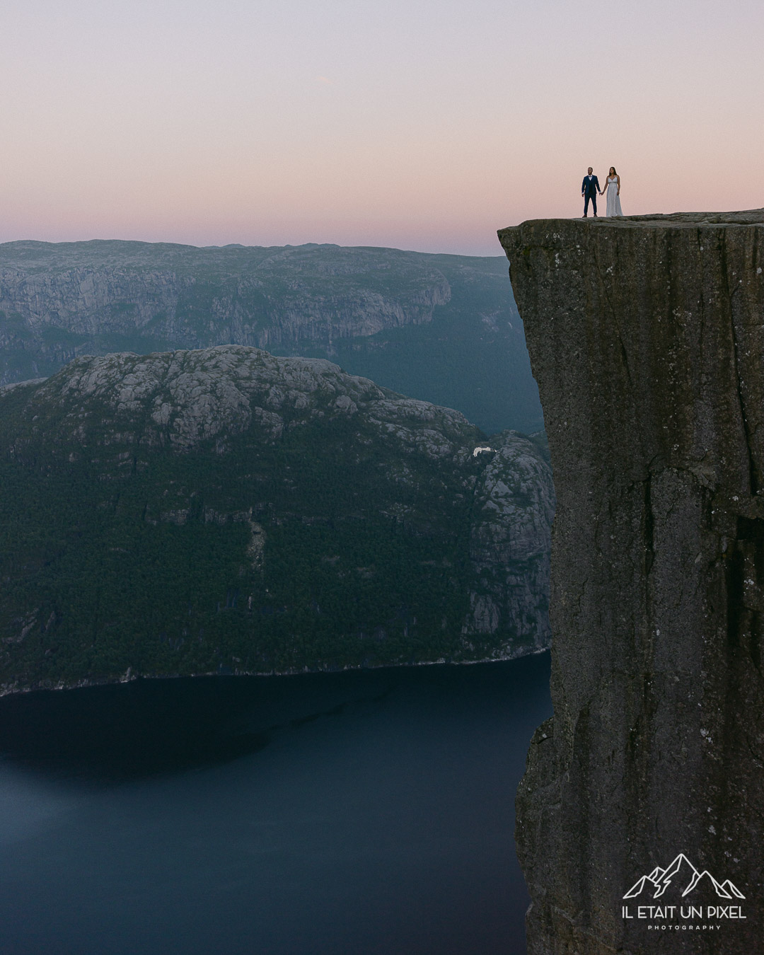 Sance engagement dans les Fjords de Norvge