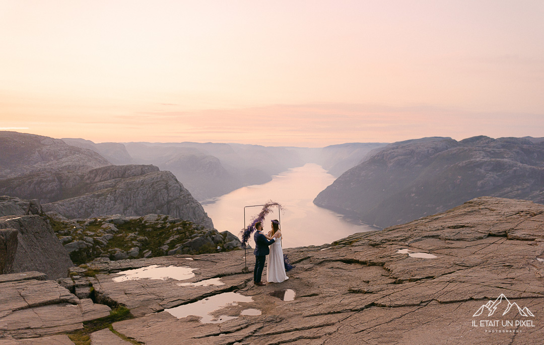 Sance engagement dans les Fjords de Norvge