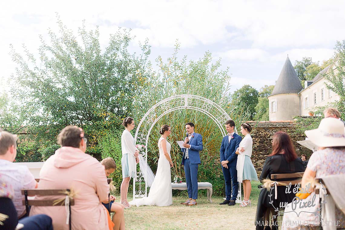 Mariage et ceremonie laique au Chateau de Beaujeu 