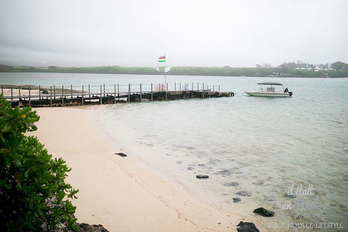 Mauritius Island destination wedding by iletaitunpixel, Jeremie Sangare, in Ile des deux cocos