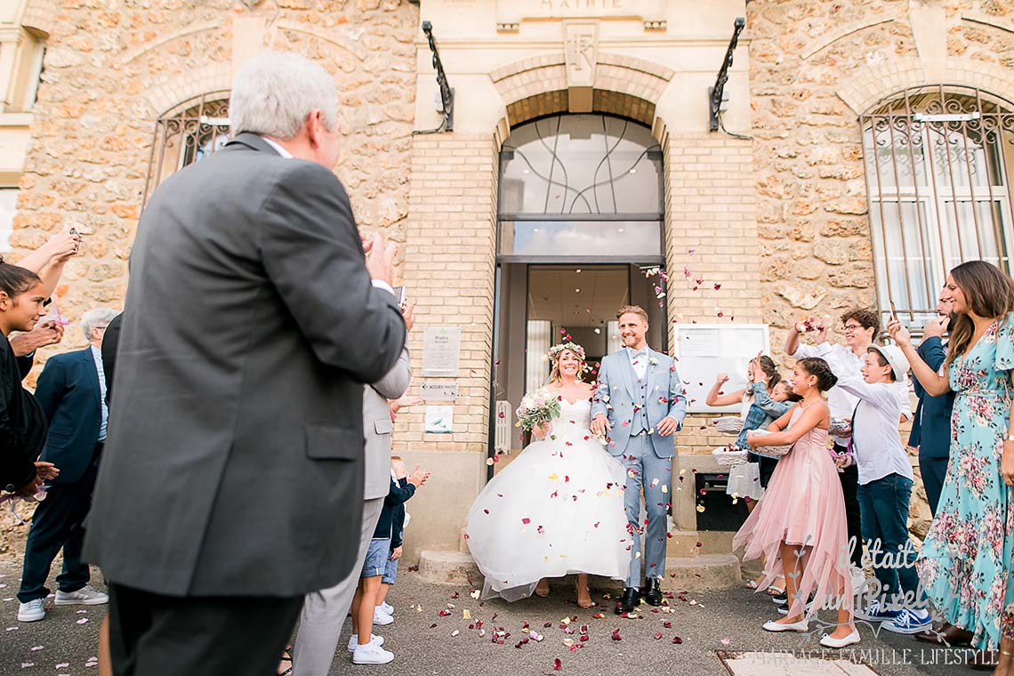 Reportage de mariage avec ceremonie laique a la Catrache, 78