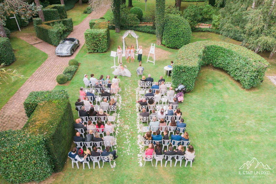 Reportage de mariage avec ceremonie laique a la Catrache, 78