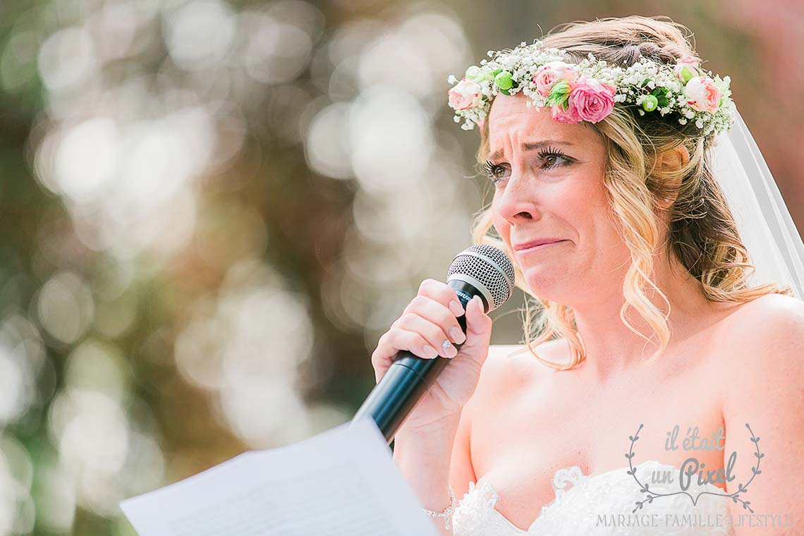 Reportage de mariage avec ceremonie laique a la Catrache, 78