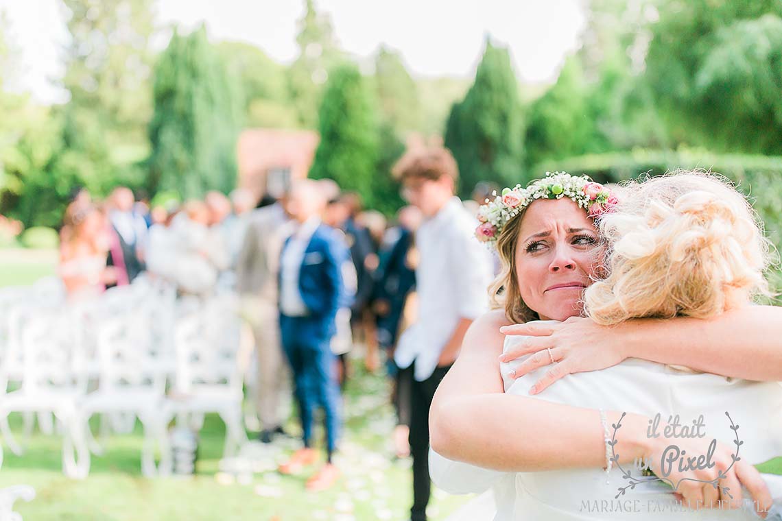 Reportage de mariage avec ceremonie laique a la Catrache, 78