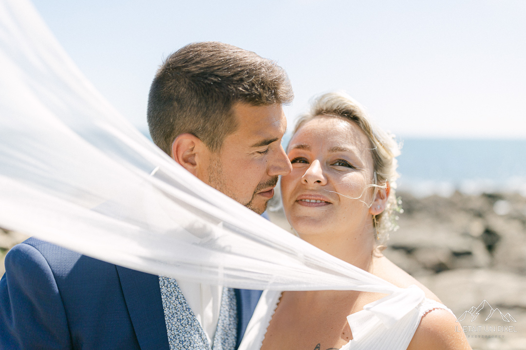 Reportage sur le vif d'un mariage anniversaire en bord de mer