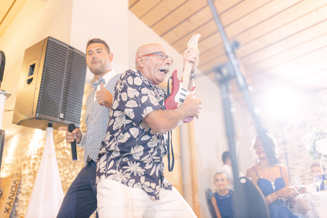 Reportage sur le vif d'un mariage anniversaire en bord de mer