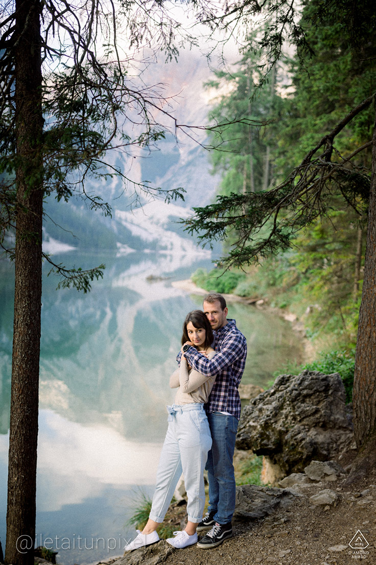 Sance de couple en Italie dans les Dolomites