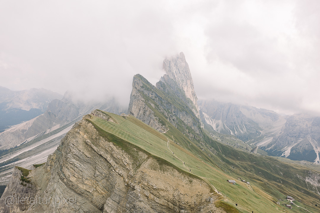 Sance de couple en Italie dans les Dolomites