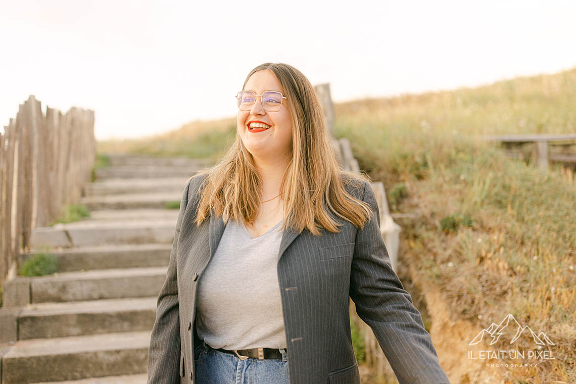 Shooting portrait sur la plage pour fter un anniversaire