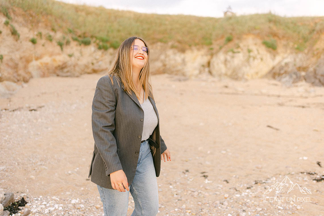 Shooting portrait sur la plage pour fter un anniversaire