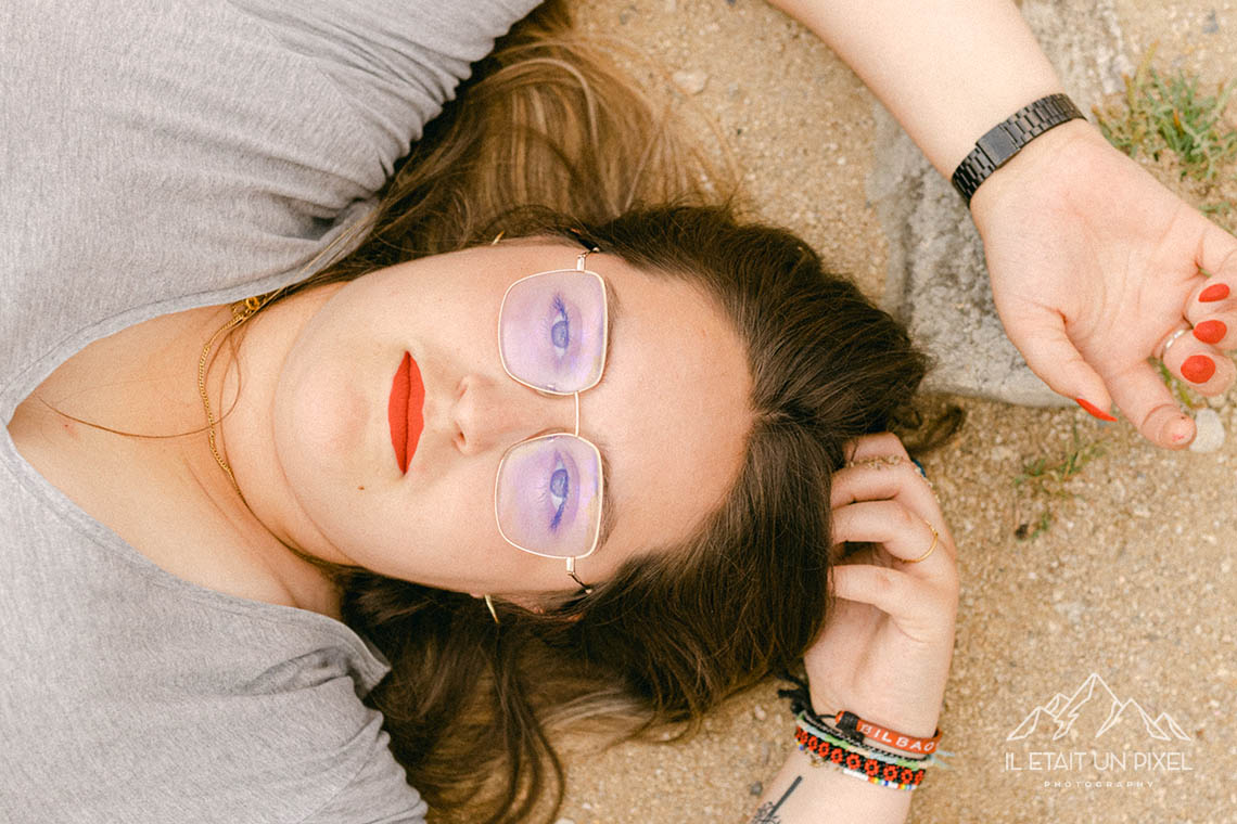 Shooting portrait sur la plage pour fter un anniversaire