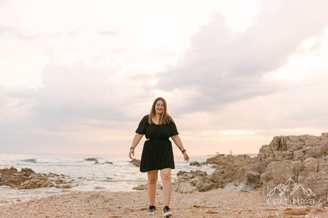 Shooting portrait sur la plage pour fter un anniversaire