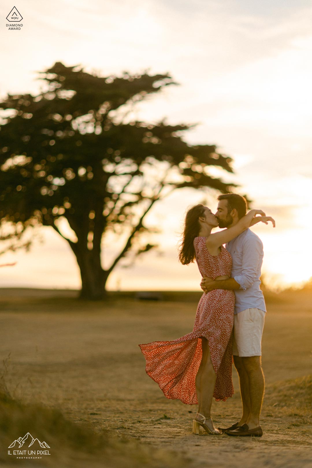 Romantic engagement session on the coasts of Brittany