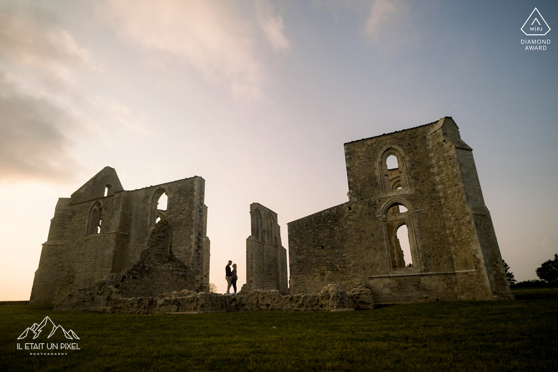 Romantic engagement session on French island of Ré