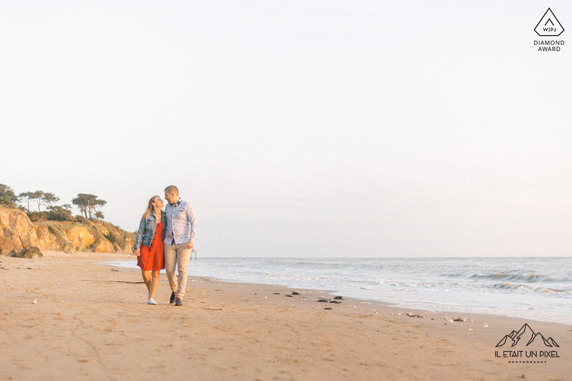 Romantic engagement session on the coasts of France !