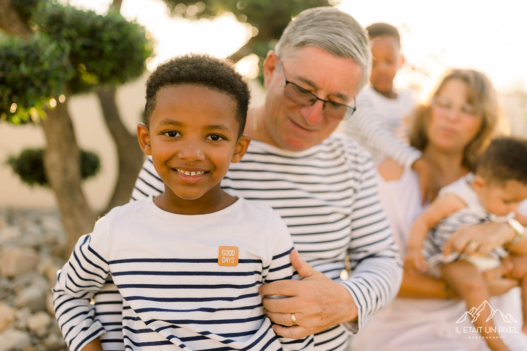 Shooting famille lifestyle en bord de mer