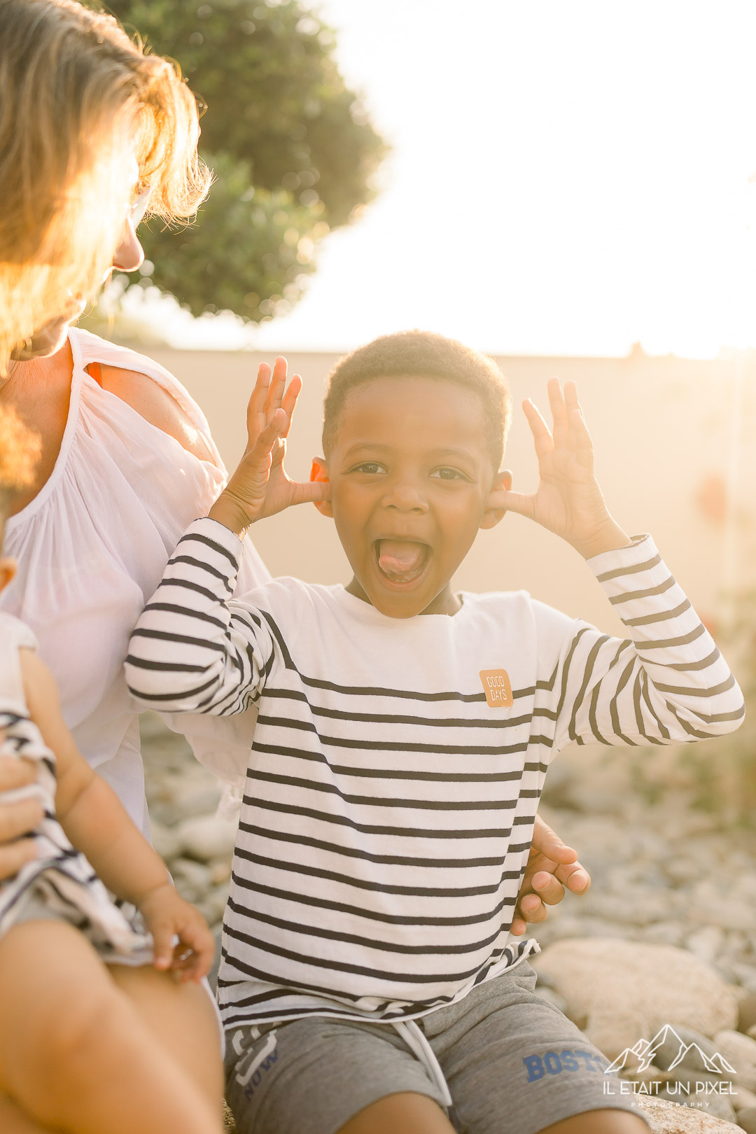 Shooting famille lifestyle en bord de mer