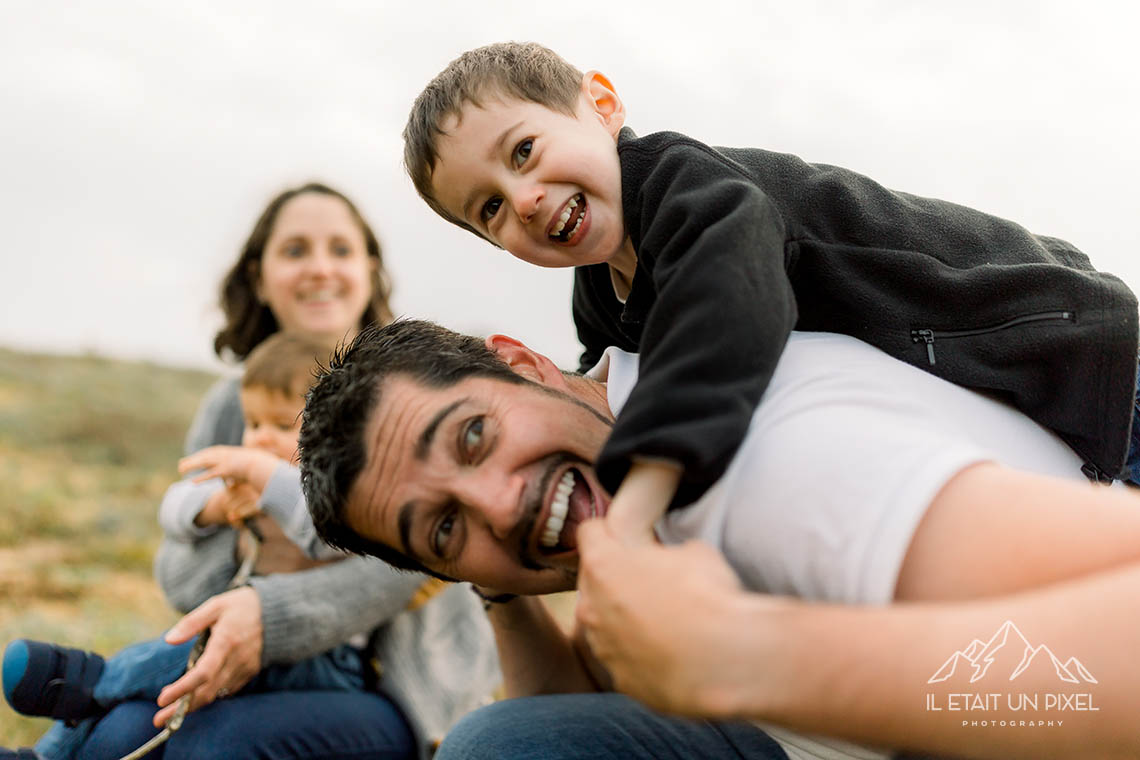 Sance famille lifestyle sur les plages vendennes