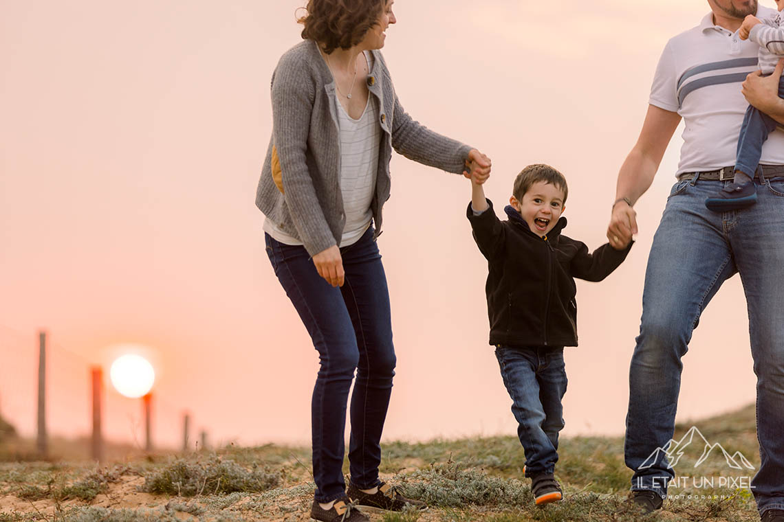 Sance famille lifestyle sur les plages vendennes