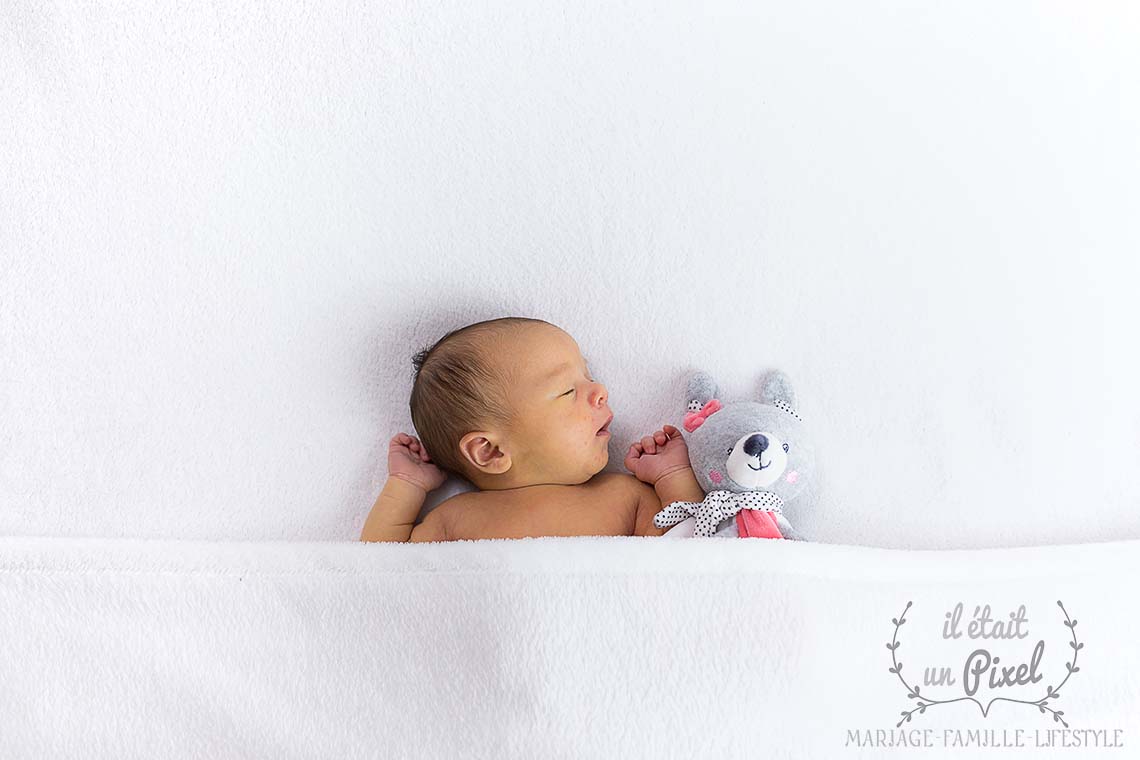 Séance naissance en famille au studio