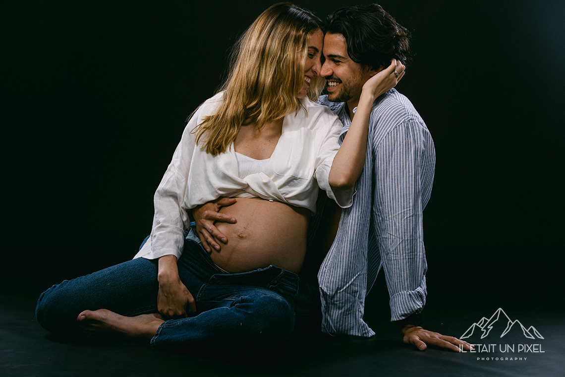 Shooting photo grossesse tout en lgance et dans la bonne humeur