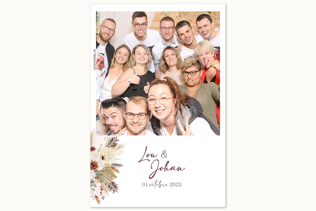 Photo booth for weddings in france, selfie station hire